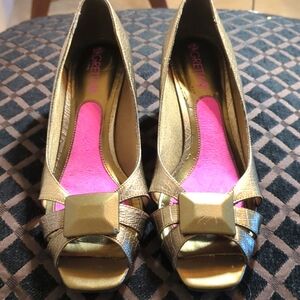 Gretta fake leather shoes, size 9.